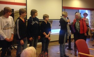 Jo Jacobs, haar leerlingen Max, Koen, Yvo, Teun en Liny Bijl